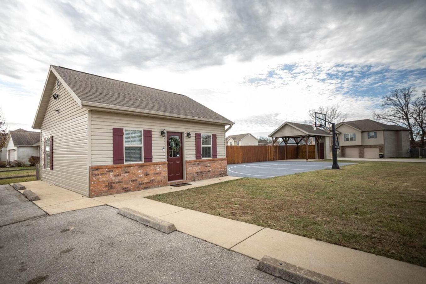 Tiny Home With Hot Tub Near Ft Leonard Wood! Waynesville Екстериор снимка