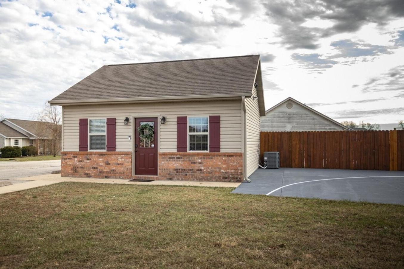 Tiny Home With Hot Tub Near Ft Leonard Wood! Waynesville Екстериор снимка